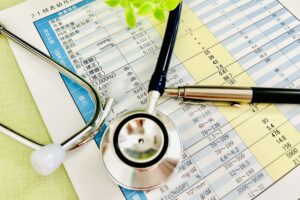 健康診断の結果、正しく理解できていますか？A～E判定の意味と具体的な対応策