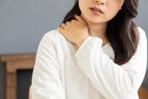 肩こりや脚のつりに悩む女性に知ってほしい漢方の力